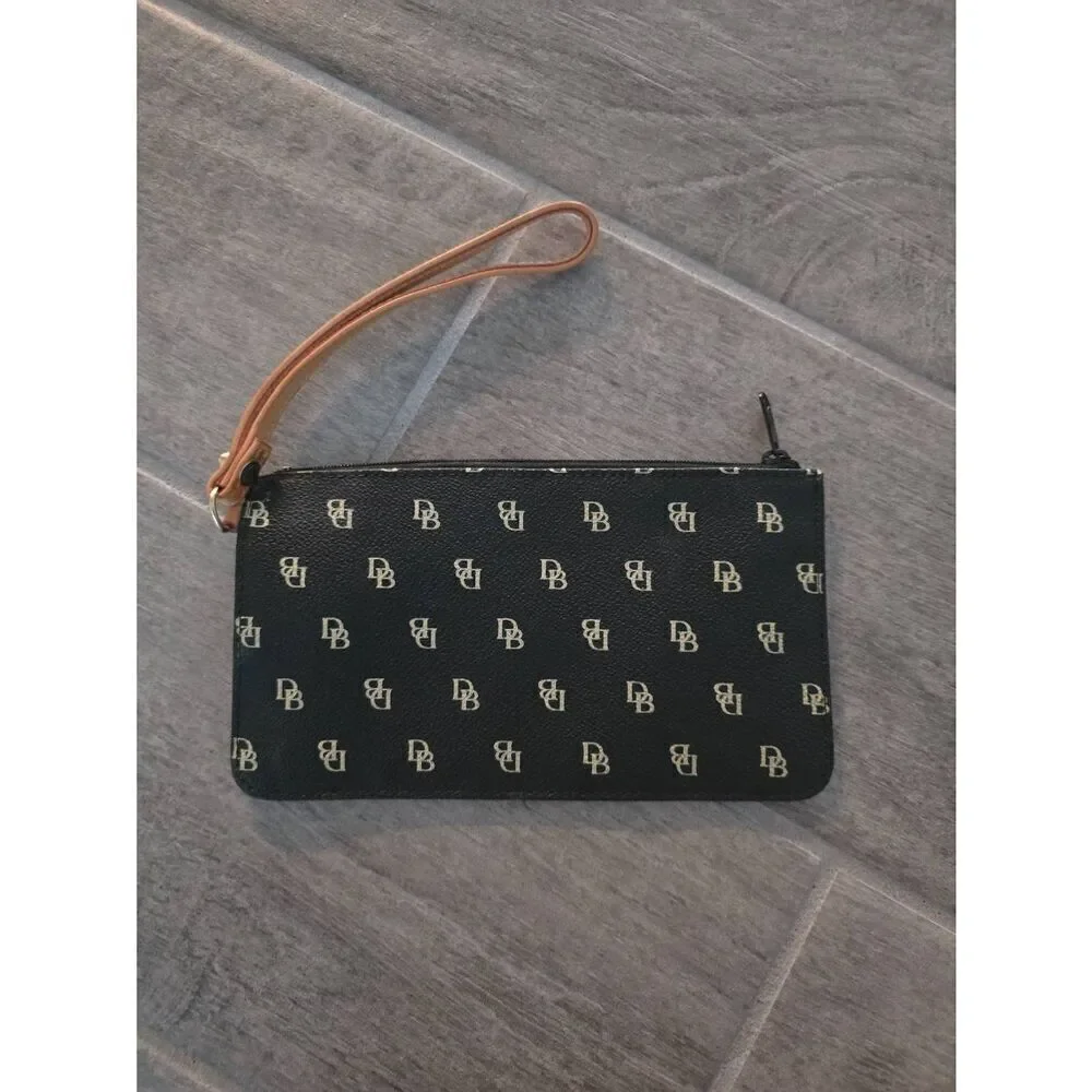 Dooney & Bourke‎ Black and Tan Wristlet